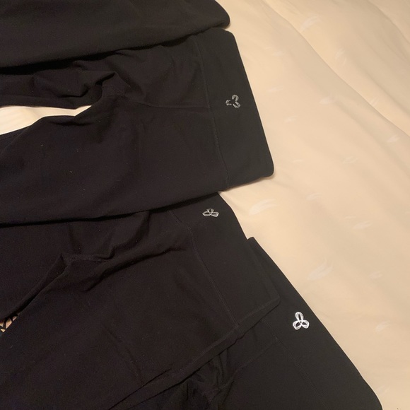 Aritzia TNA cadence leggings (4pairs) - Picture 2 of 7